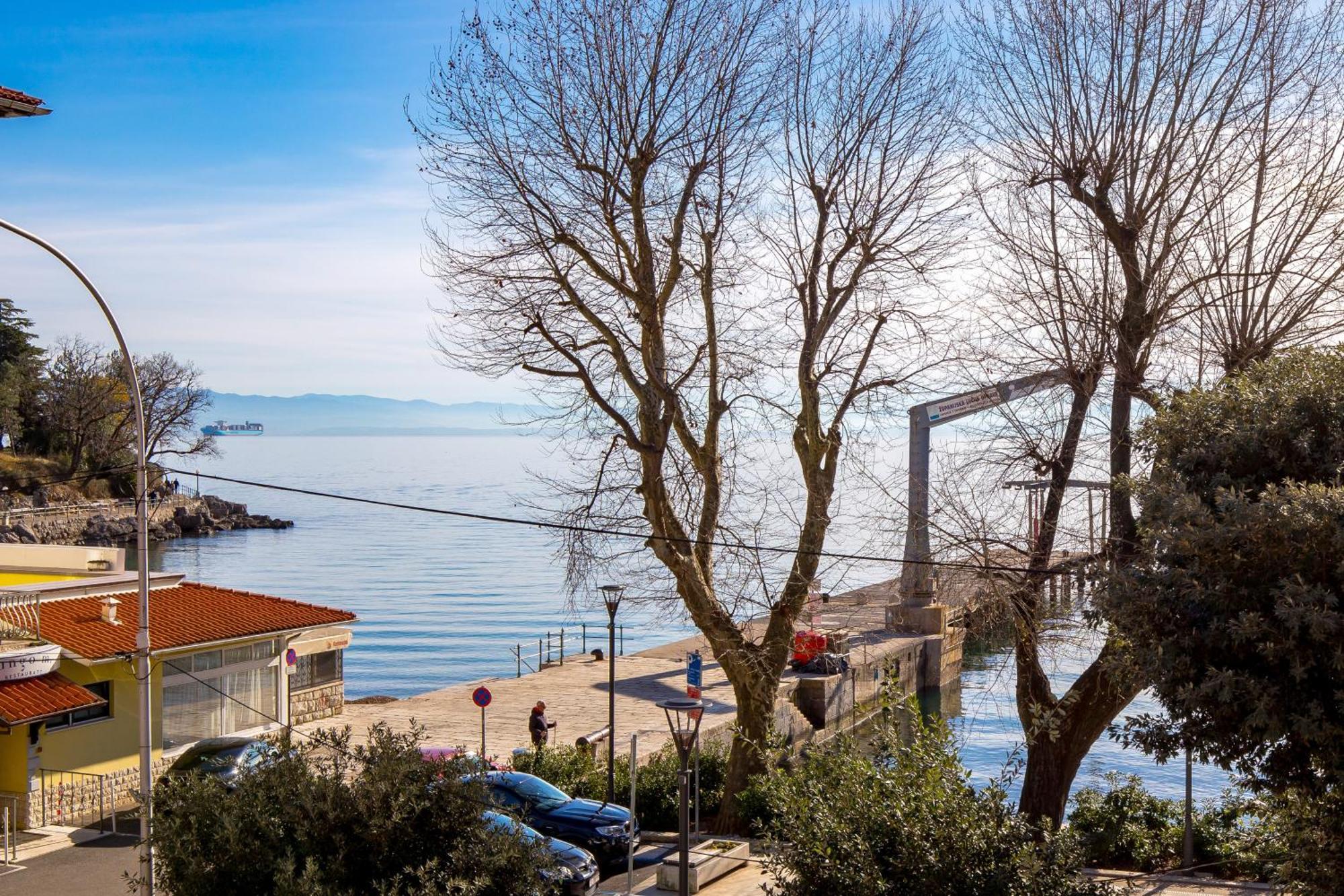 Apartments Anaika At The Beach, Opatija Екстериор снимка